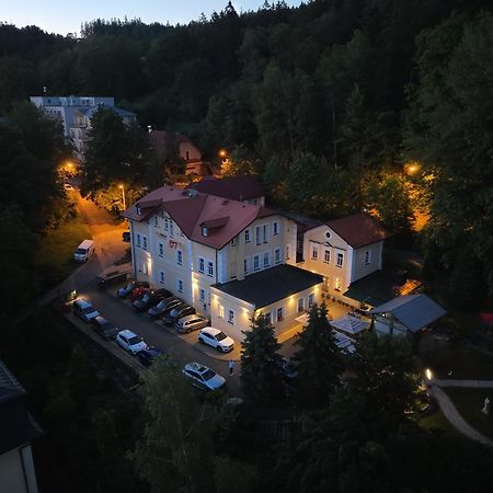 Boutique Hotel Swisshouse 마리안스케 라즈네 외부 사진