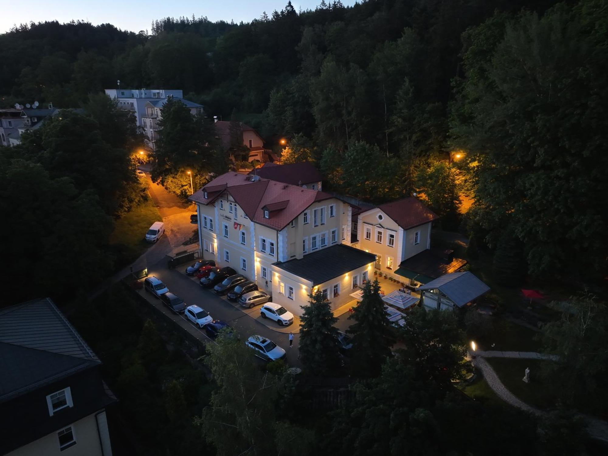 Boutique Hotel Swisshouse 마리안스케 라즈네 외부 사진