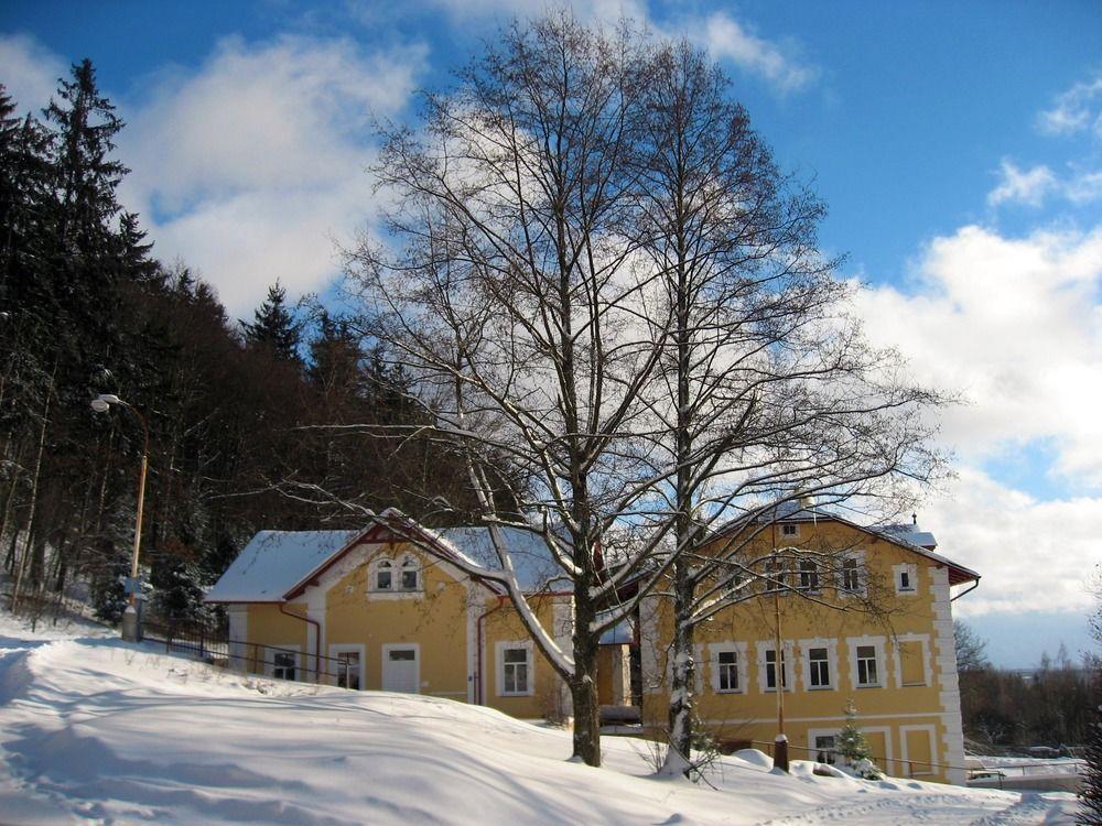Boutique Hotel Swisshouse 마리안스케 라즈네 외부 사진