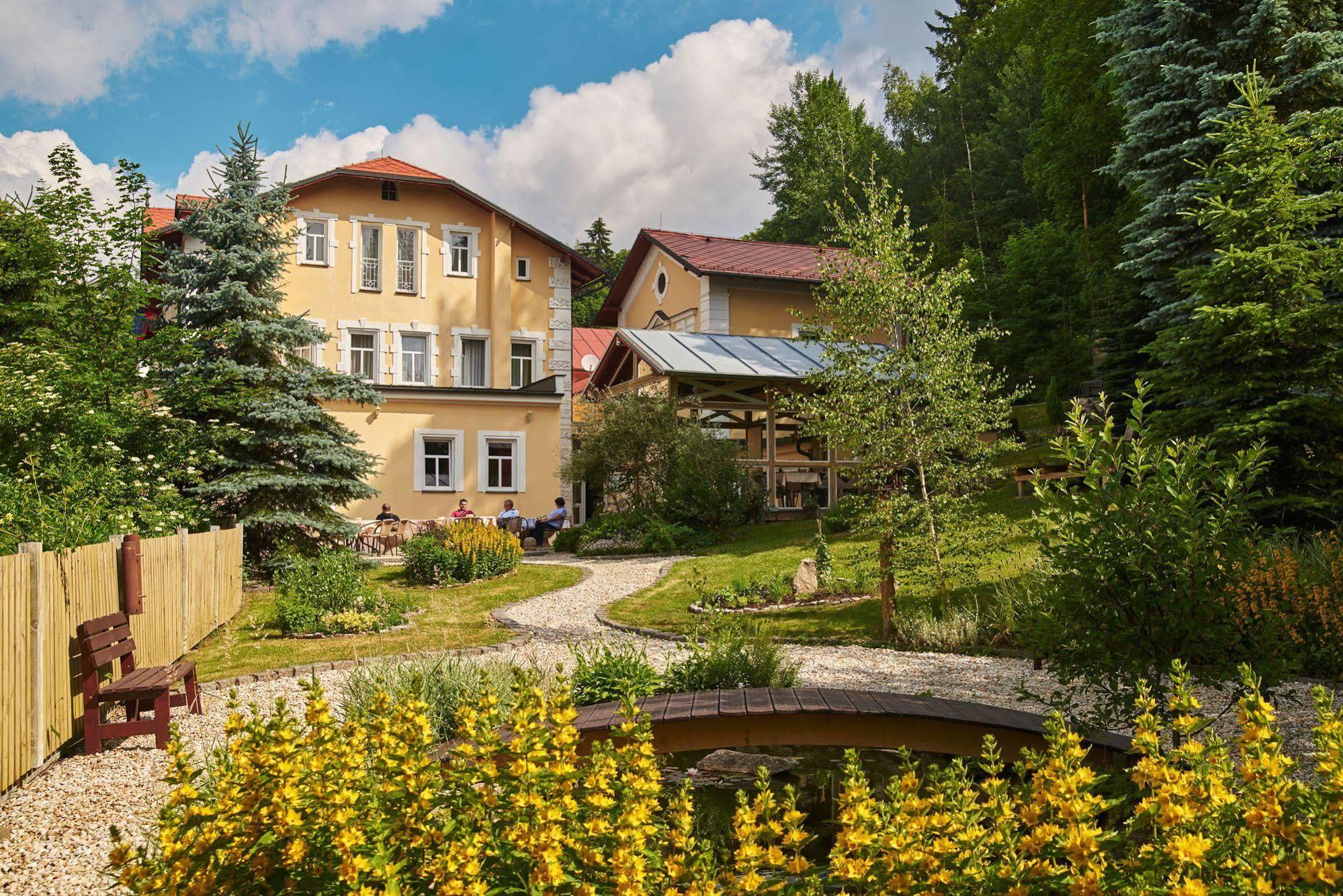 Boutique Hotel Swisshouse 마리안스케 라즈네 외부 사진